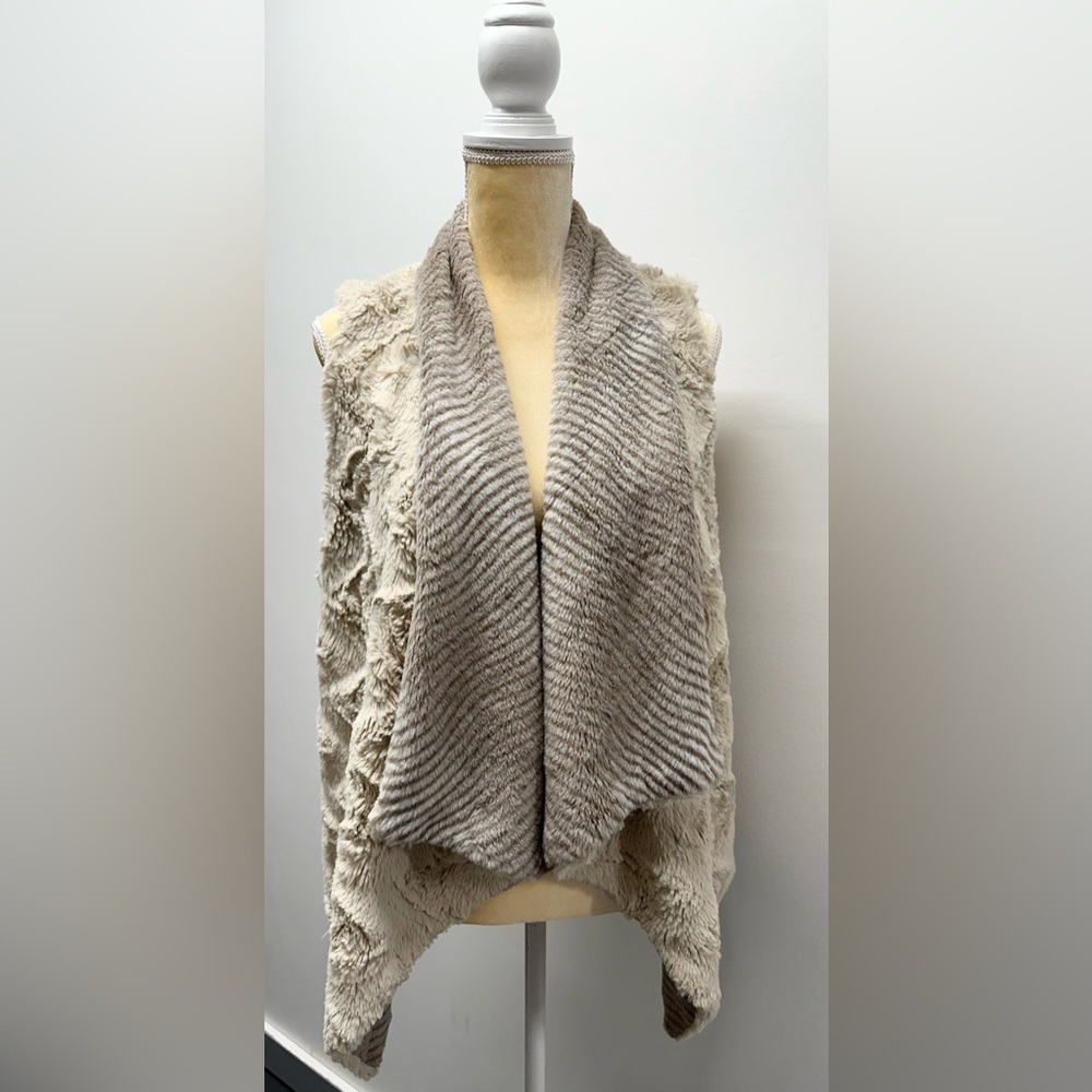 Women’s Plush Fleece Vest